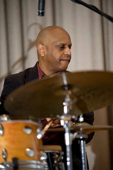 Billy Drummond Drummerworld