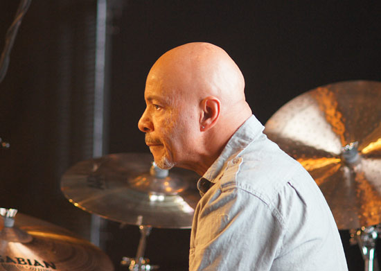 Chester Thompson Drummerworld