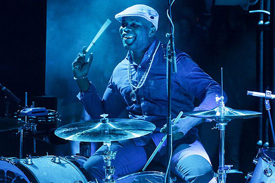 Daru Jones Drummerworld