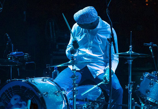 Daru Jones Drummerworld