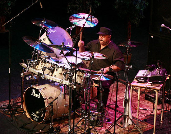 Dennis Chambers Drummerworld