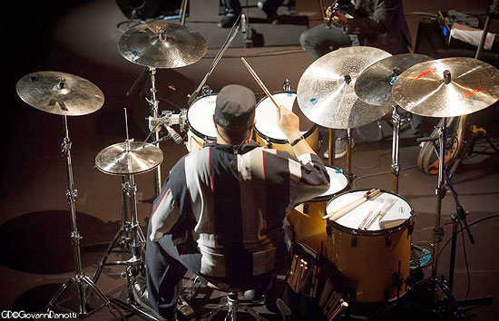 Dennis Chambers Drummerworld