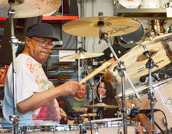 Dennis Chambers Drummerworld