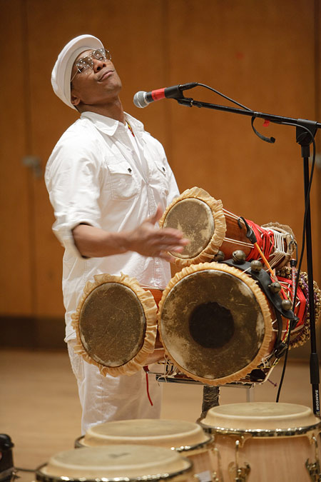 Pedrito Martinez Drummerworld