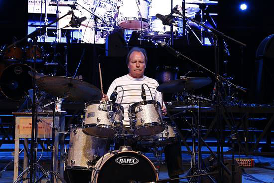 Steve Houghton Drummerworld