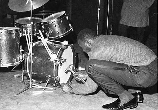 Elvin Jones Drummerworld