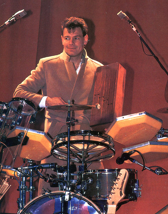 Bill Bruford Drummerworld