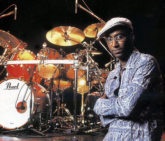 Omar Hakim - Drummerworld