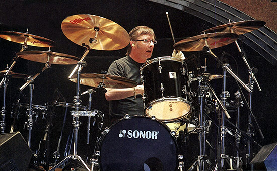 Phil Rudd Drummerworld