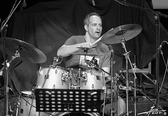 Robbie Ameen Drummerworld