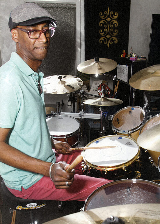 Omar Hakim - Drummerworld