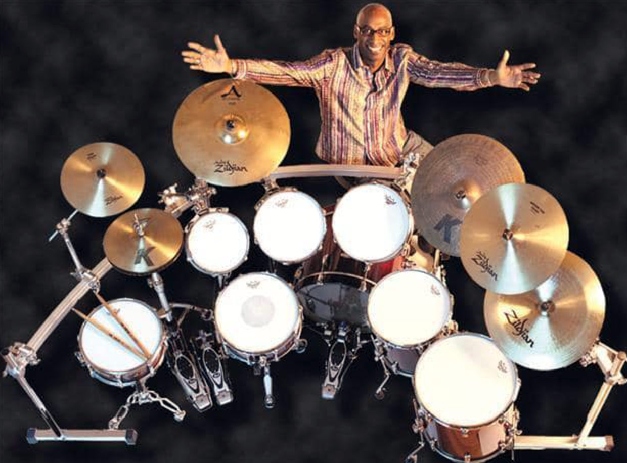 Omar Hakim - Drummerworld