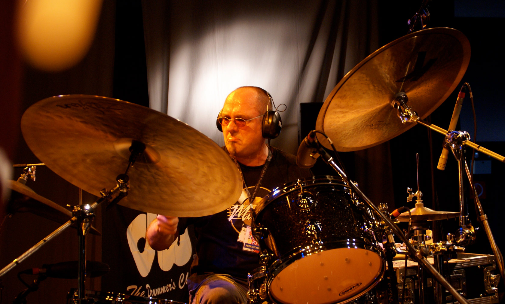 Billy Ward Drummerworld