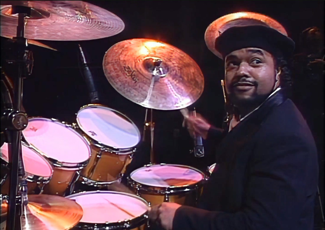 Dennis Chambers Drummerworld