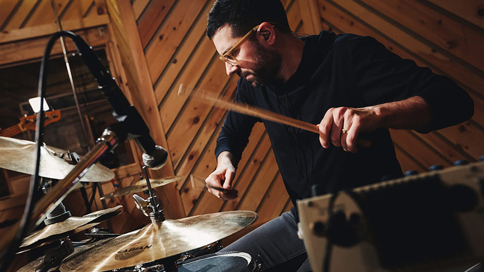 Mark Guiliana Drummerworld