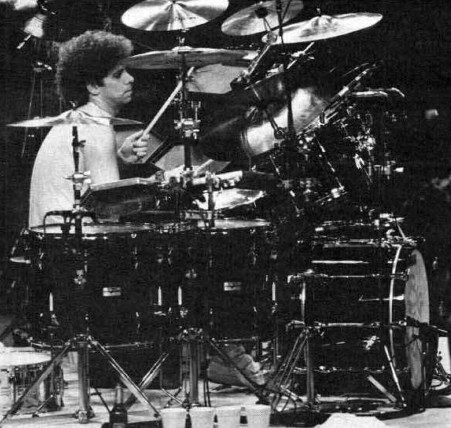 Mickey Curry Drummerworld