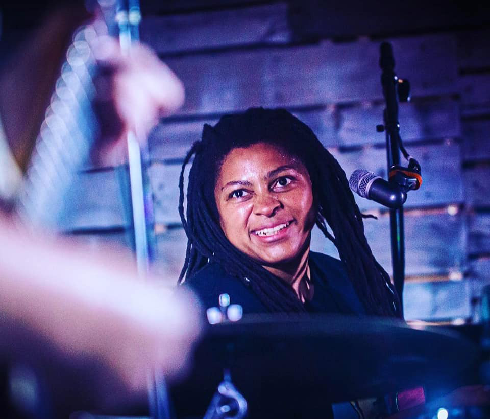 Nikki Glaspie Drummerworld