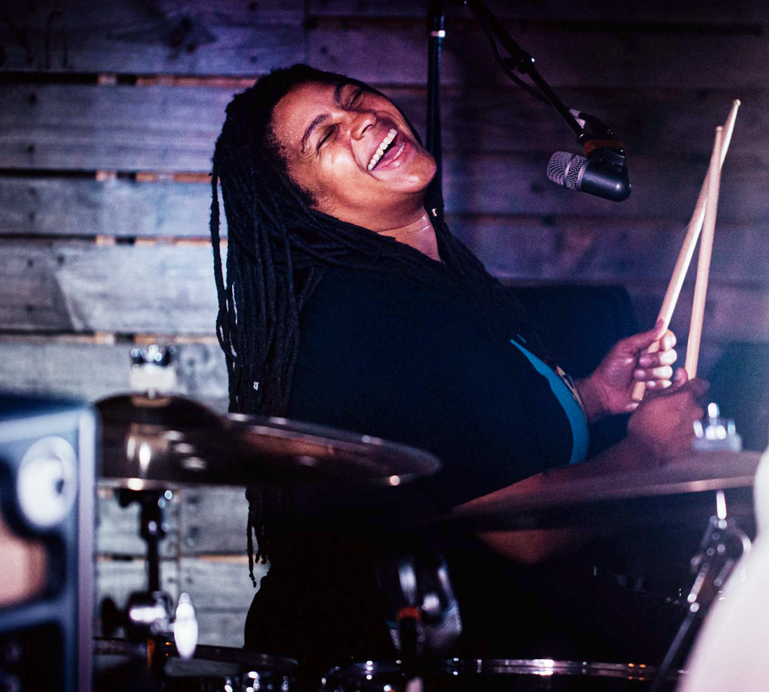 Nikki Glaspie Drummerworld