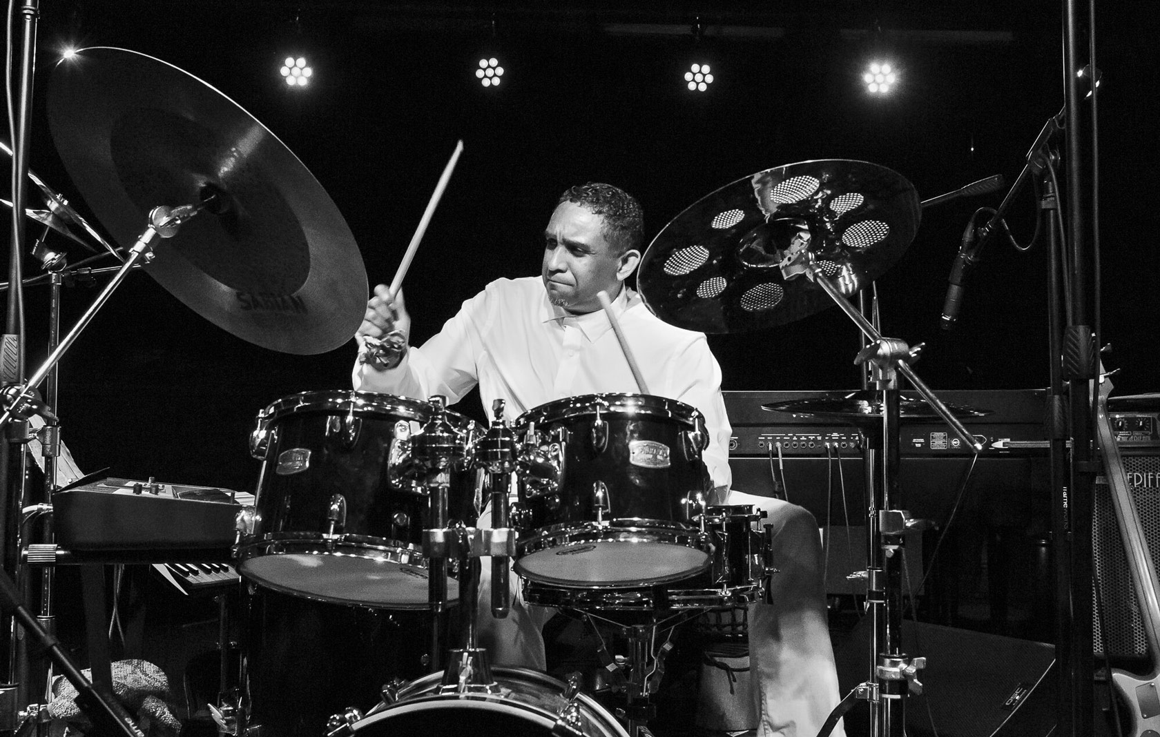 Ronnie Burrage - Drummerworld