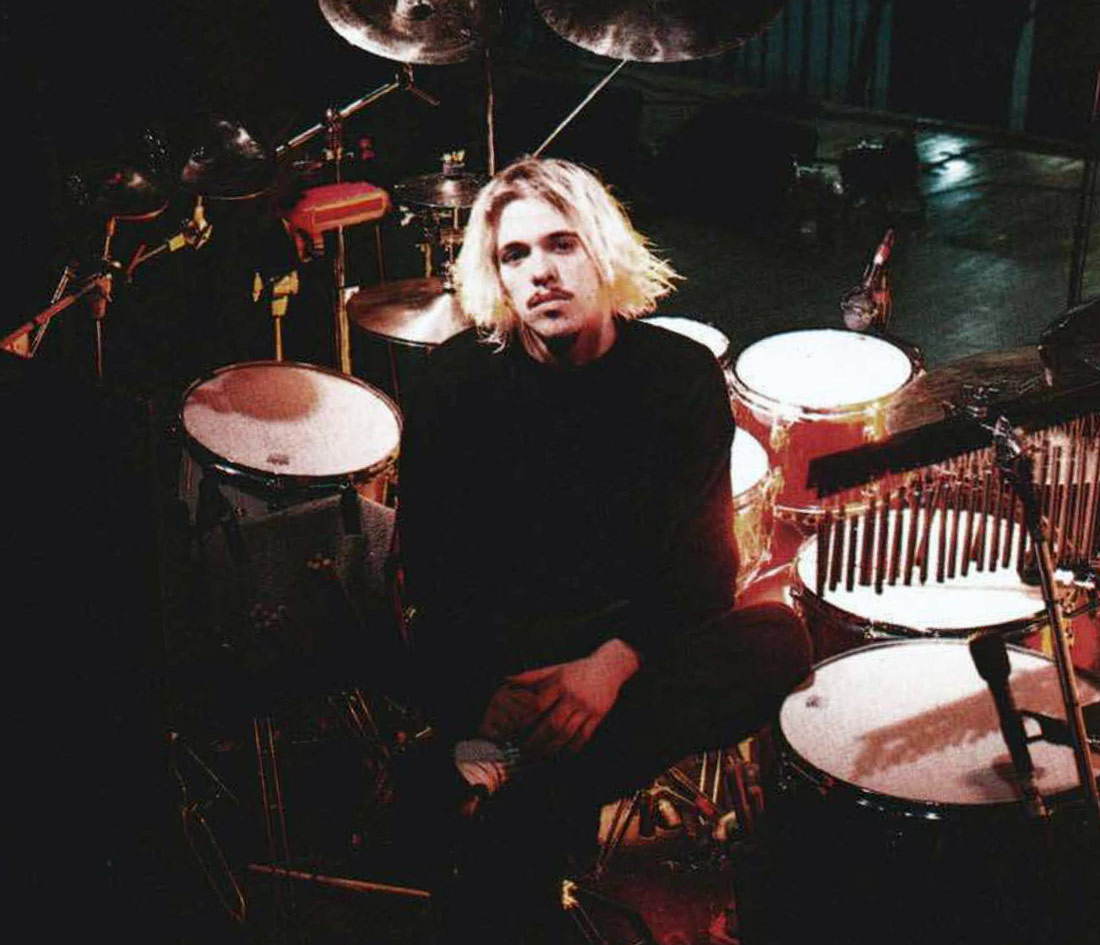 Taylor Hawkins Drummerworld