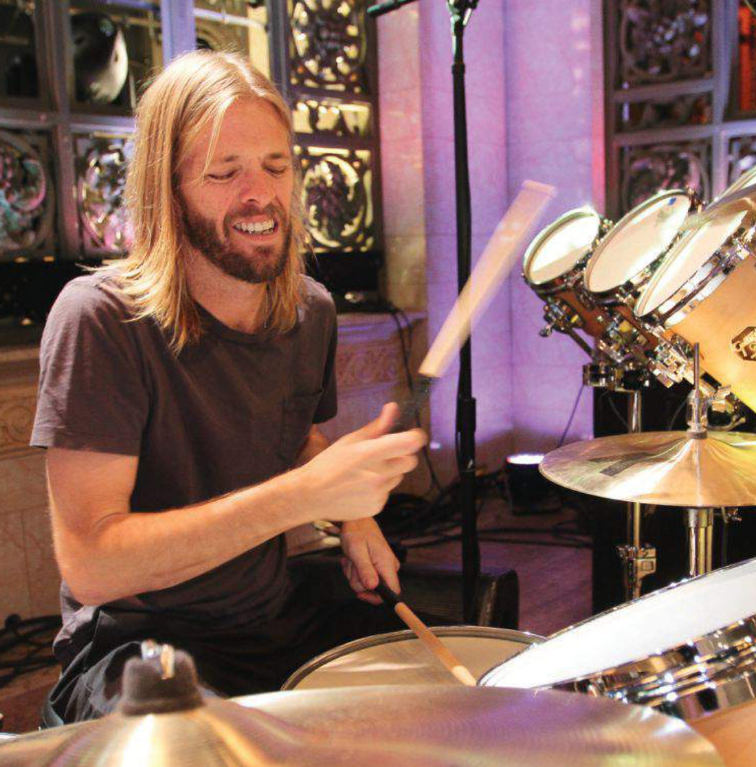 Taylor Hawkins Drummerworld