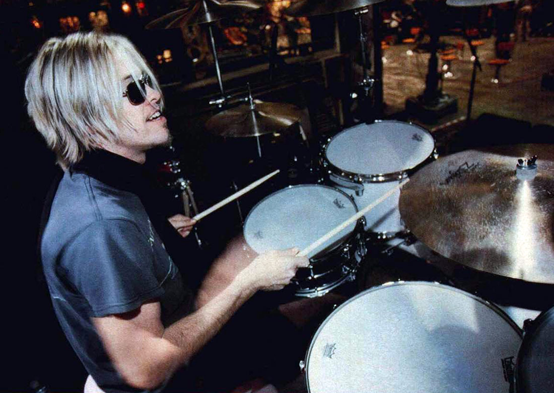 Taylor Hawkins Drummerworld