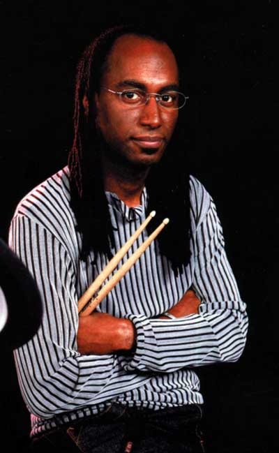 Omar Hakim - Drummerworld