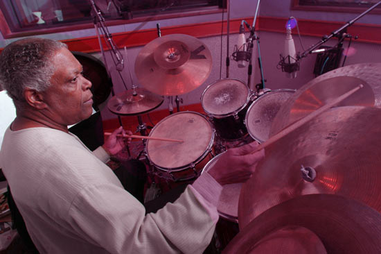 Billy Hart Drummerworld