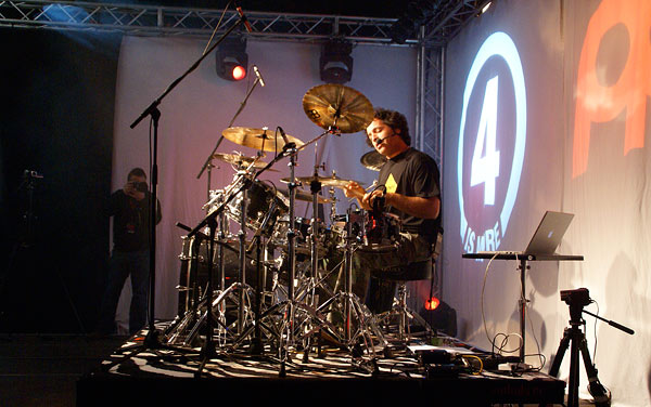 Nick d'Virgilio Drummerworld