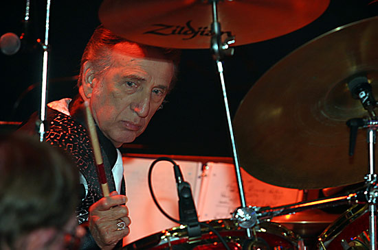 D.J. Fontana Drummerworld