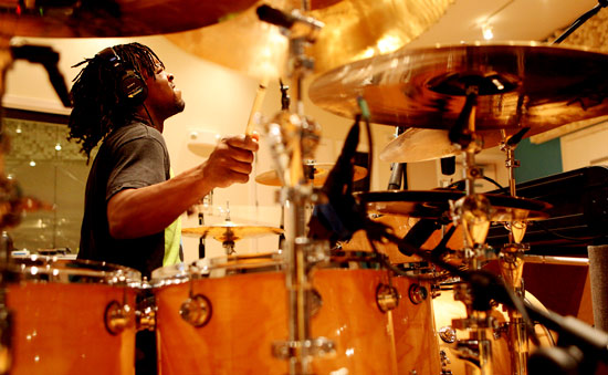 Thomas Pridgen Drummerworld