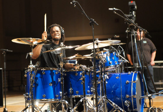 Thomas Pridgen Drummerworld