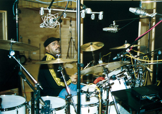 Dennis Chambers - Drummerworld