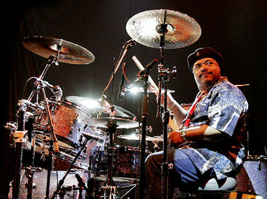 Dennis Chambers Drummerworld