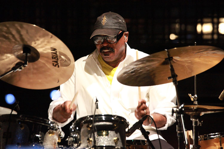 Harvey Mason - Drummerworld