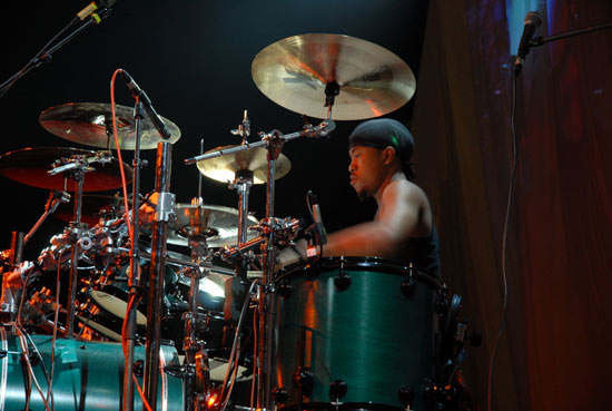 Tony Royster Jr. - Drummerworld