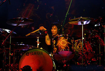 Shannon Larkin Drummerworld